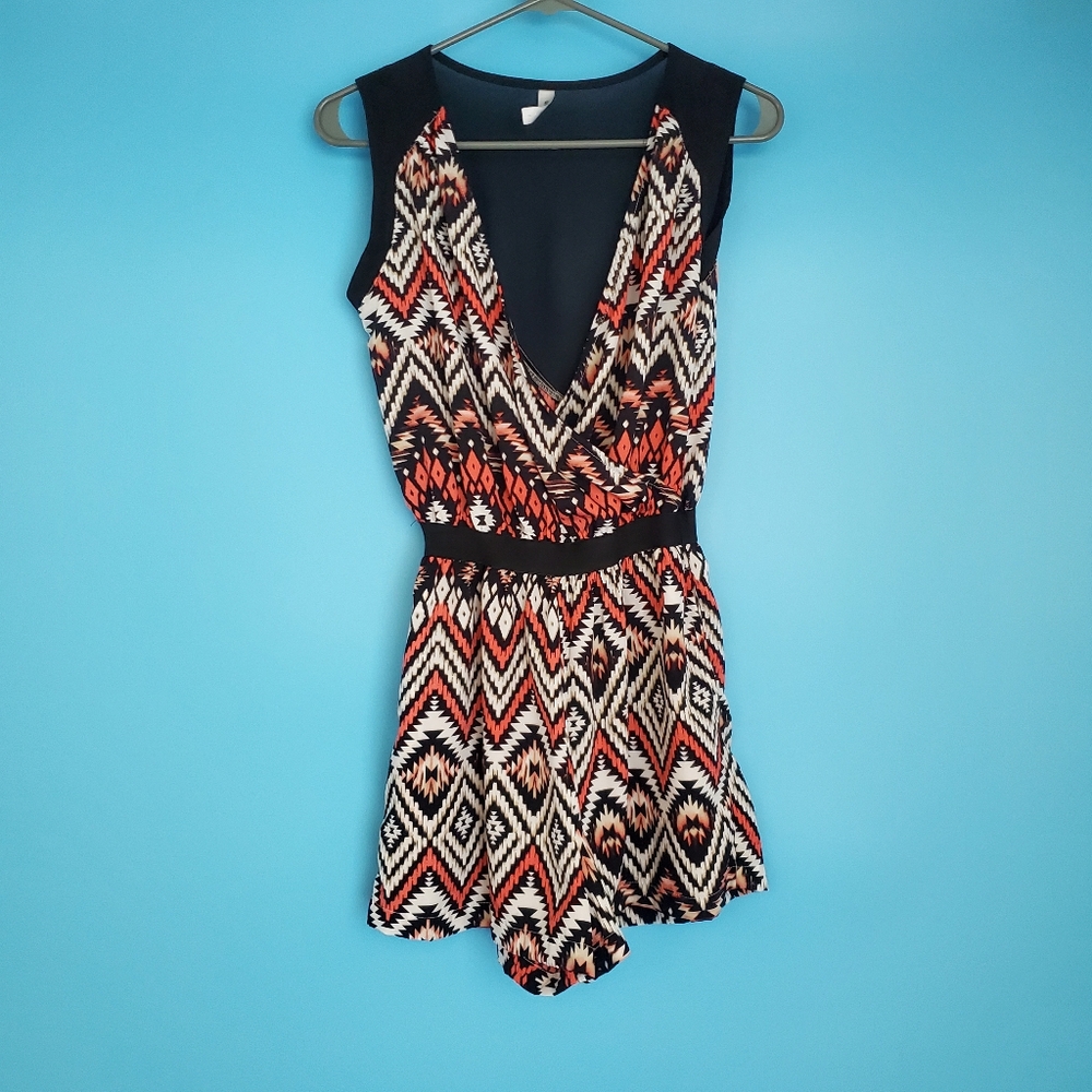 on twelfth Romper Size Small Geometric Wrap Style
